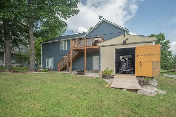 212 Lakeview LN, Carl Junction, MO 64834