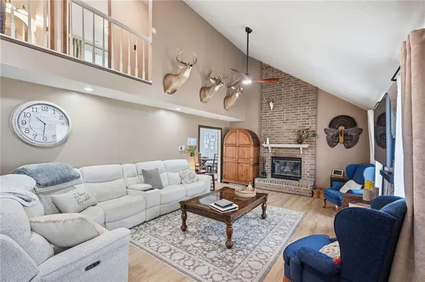 212 Lakeview LN, Carl Junction, MO 64834