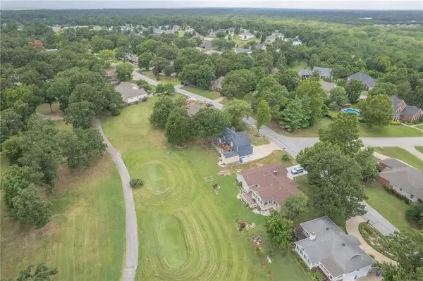 212 Lakeview LN, Carl Junction, MO 64834