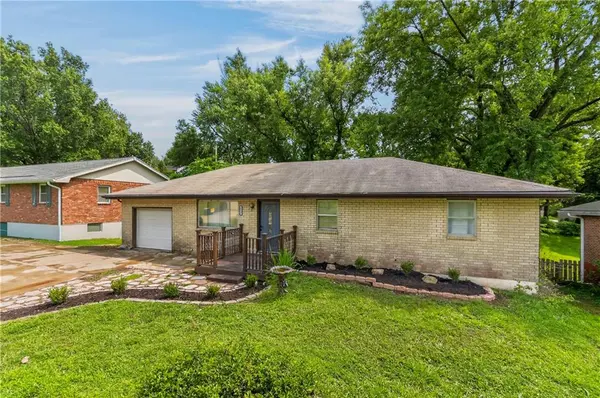 6617 NE 49th TER, Kansas City, MO 64119