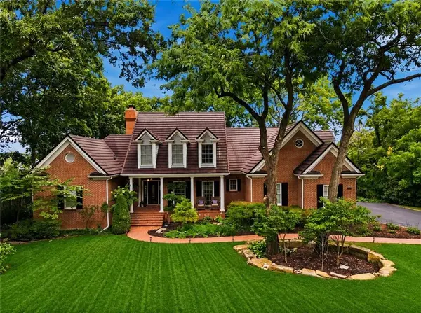 20 E Loch Lloyd Pkwy, Loch Lloyd, MO 64012