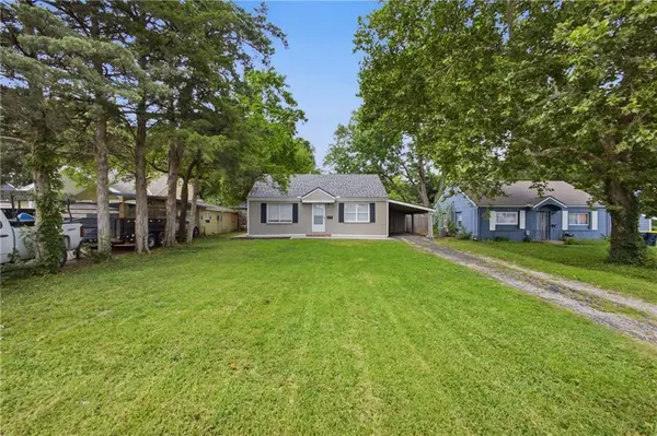 1124 E 80th ST, Kansas City, MO 64131