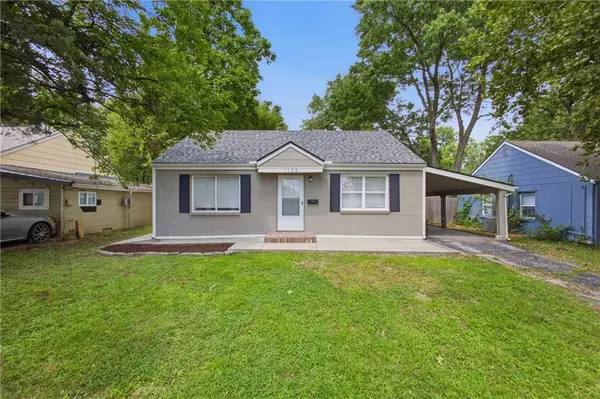 1124 E 80th ST, Kansas City, MO 64131