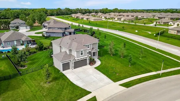 24704 W 76th ST, Shawnee, KS 66227