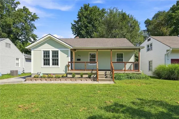 610 W 86th TER, Kansas City, MO 64114