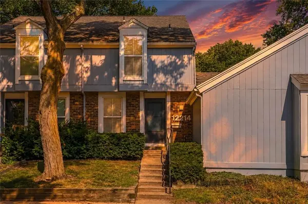 12214 W 79th TER, Lenexa, KS 66215
