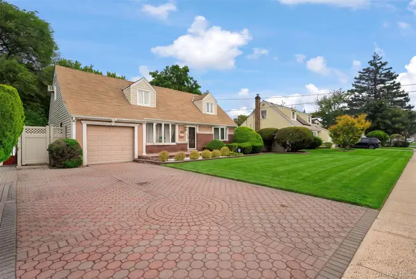 868 Spring AVE, Uniondale, NY 11553