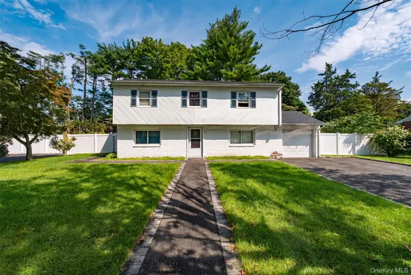 19 South LN, Huntington, NY 11743
