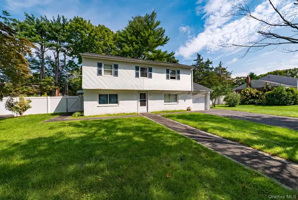 19 South LN, Huntington, NY 11743