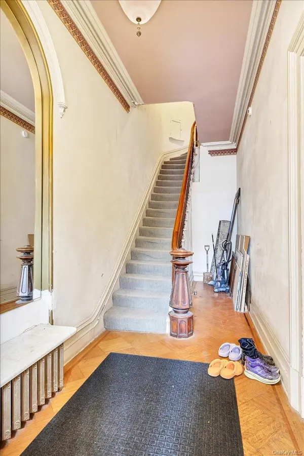 221 Lancaster ST, Call Listing Agent, NY 12210