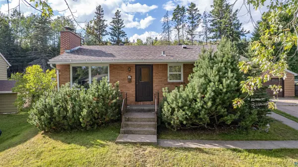 54 Hays Cr, Silver Bay, MN 55614