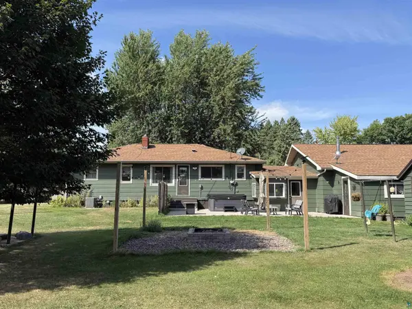402 Alcohol Rd, Wrenshall, MN 55797