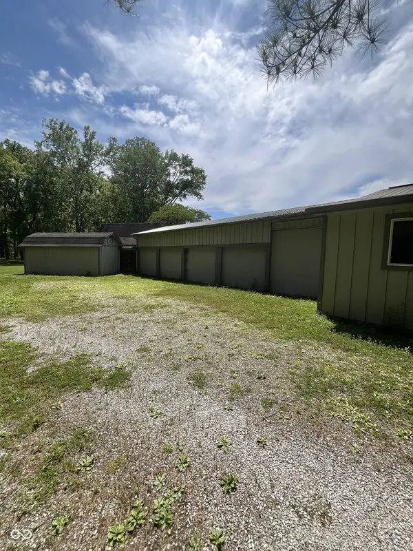 4007 E State Road 46, Nashville, IN 47448