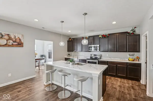 6673 Laurelwood DR, Pendleton, IN 46064