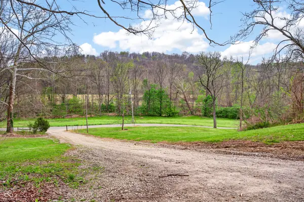 6640 Bellsville PIKE, Columbus, IN 47201