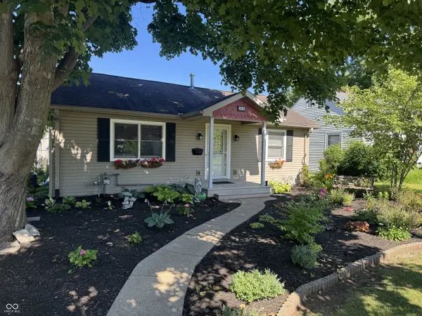 2216 Newton ST, Columbus, IN 47201