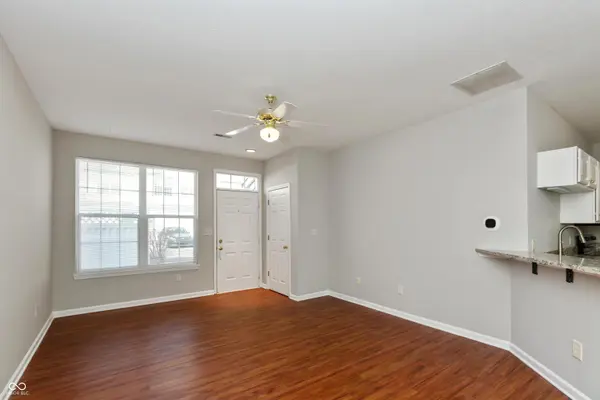 2218 Colfax LN, Indianapolis, IN 46260