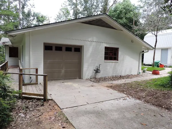 2049 NW 9TH AVE, Gainesville, FL 32603