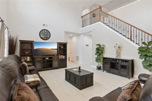 3979 SUNSET LAKE DR, Lakeland, FL 33810