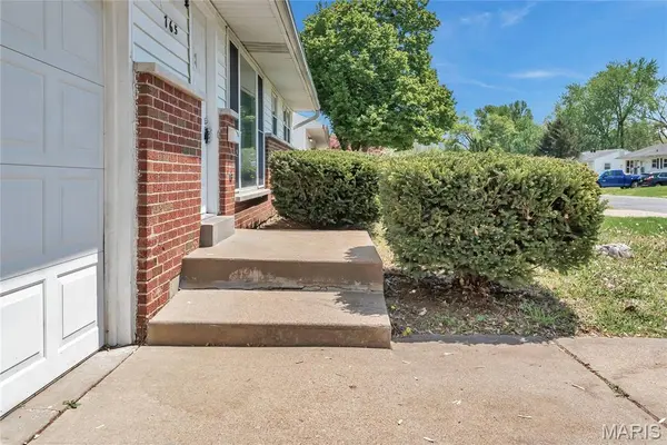 765 Babler DR, Florissant, MO 63031