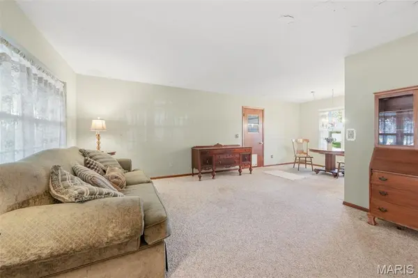 205 Hillcrest DR, Elsberry, MO 63343