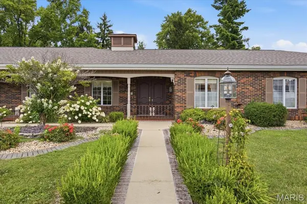 1071 Randolph ST, Carlyle, IL 62231