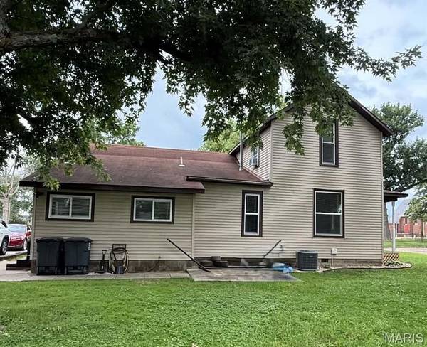 808 W Madison, Altamont, IL 62411