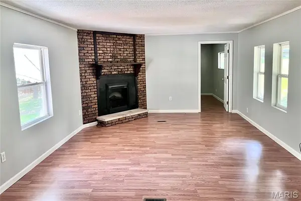 3867 Flucom RD, De Soto, MO 63020