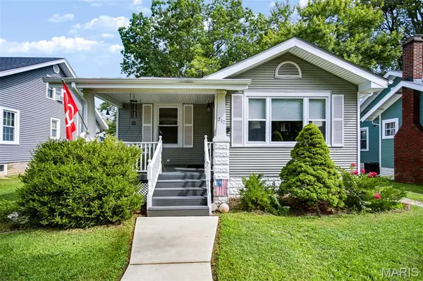 217 McKinley AVE, Edwardsville, IL 62025