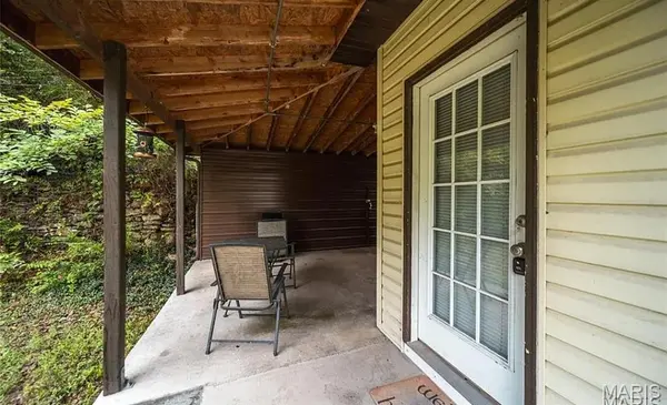 121 State Route T, Newburg, MO 65550