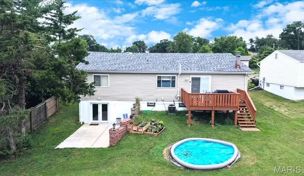 5661 Chalet Hill DR, St Louis, MO 63129