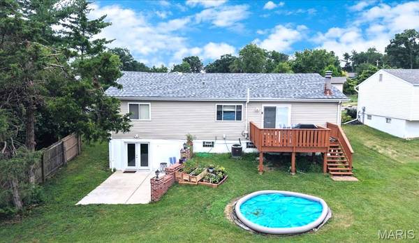 5661 Chalet Hill DR, St Louis, MO 63129