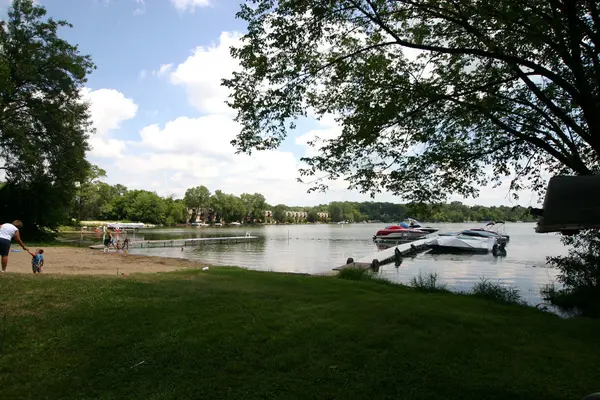 220 Fairway RD, Lake Zurich, IL 60047