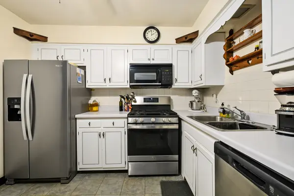 6670 S Brainard AVE #404, Countryside, IL 60525