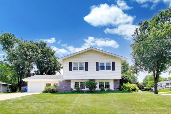 23W235 Westchester CT, Glen Ellyn, IL 60137