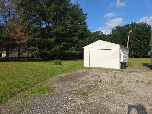 32372 Main ST, Tamms, IL 62988