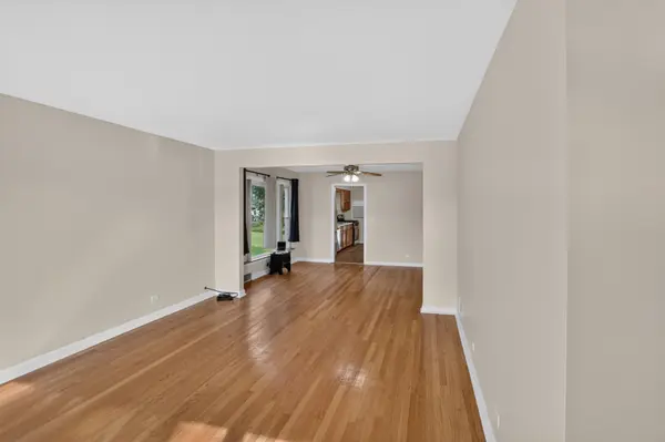 11701 S Bell AVE, Chicago, IL 60643