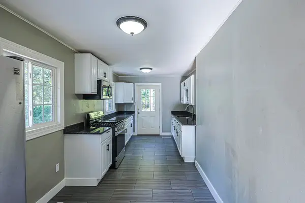 716 Navajo DR, Carpentersville, IL 60110