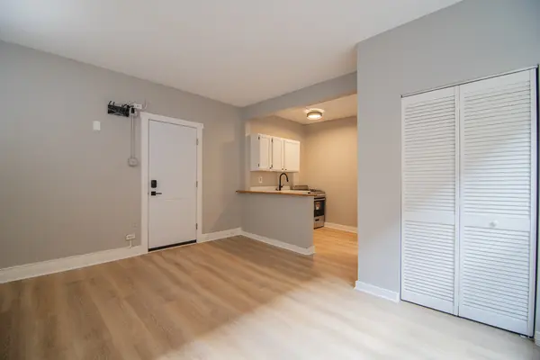 1414 W Pratt BLVD #206, Chicago, IL 60626