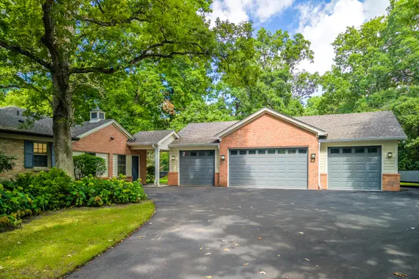 33W420 Shagbark LN, Wayne, IL 60184