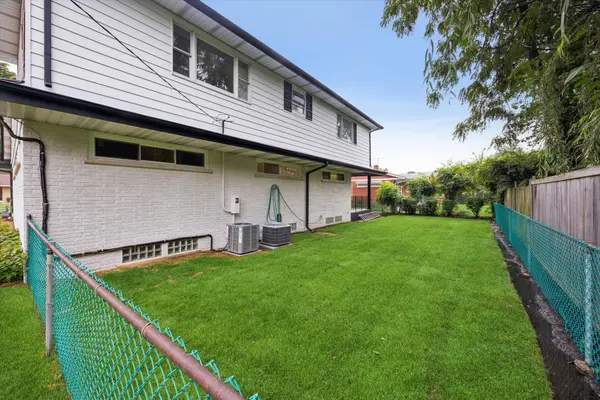 1425 Stonegate RD, La Grange Park, IL 60526