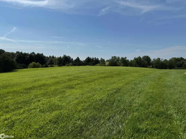 Grand DR, Fairfield, IA 52556