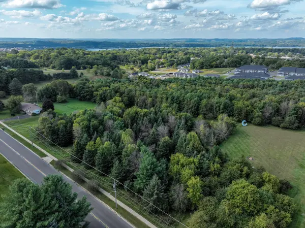 1905 Dairyland RD, Menomonie, WI 54751