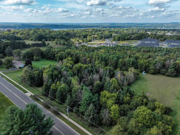 1905 Dairyland RD, Menomonie, WI 54751