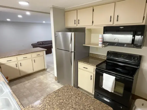 800 1st DR NW #102, Austin, MN 55912