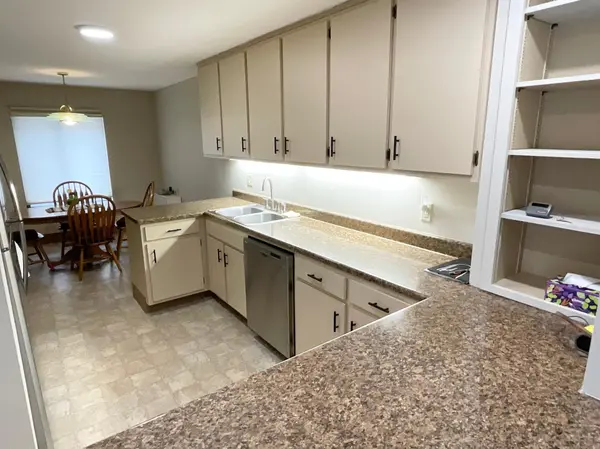800 1st DR NW #102, Austin, MN 55912