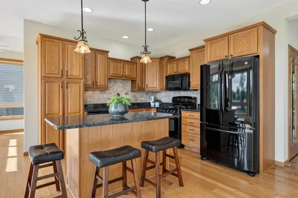 14401 Enclave CT NW, Prior Lake, MN 55372