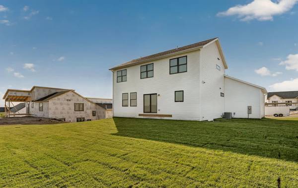 3435 Stonehedge DR NE, Rochester, MN 55906