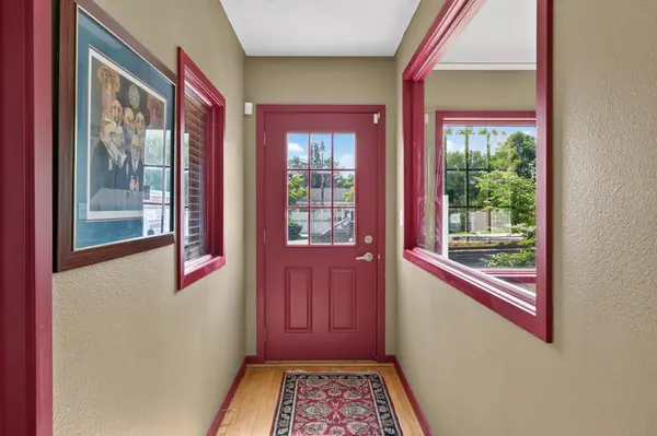 1069 S Robert ST, West Saint Paul, MN 55118