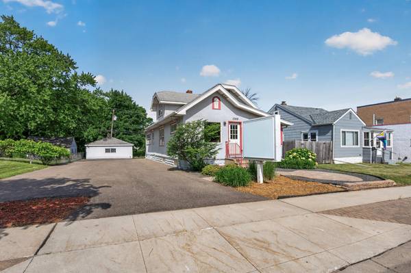 1069 S Robert ST, West Saint Paul, MN 55118